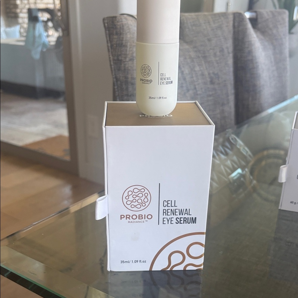 Cell Renewal Eye Serum — White